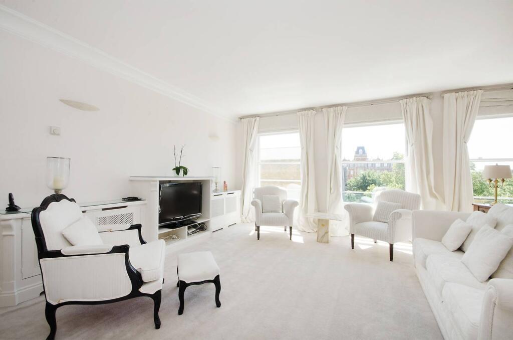 Flat Farnell Mews in Greater London