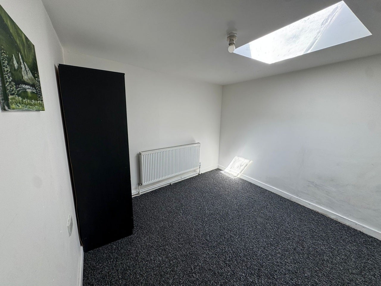 Room Mayesbrook Road in Greater London