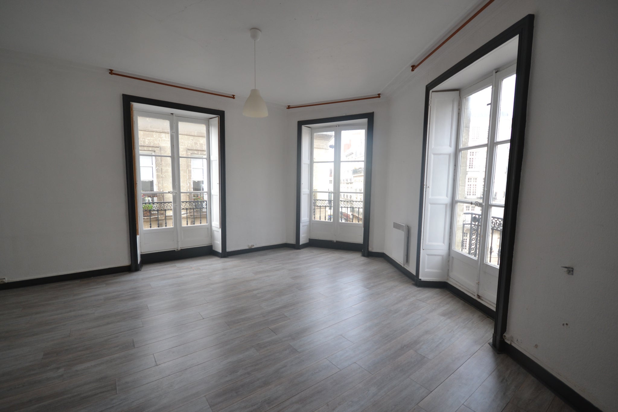 Flat Place Sainte-Croix in Nantes