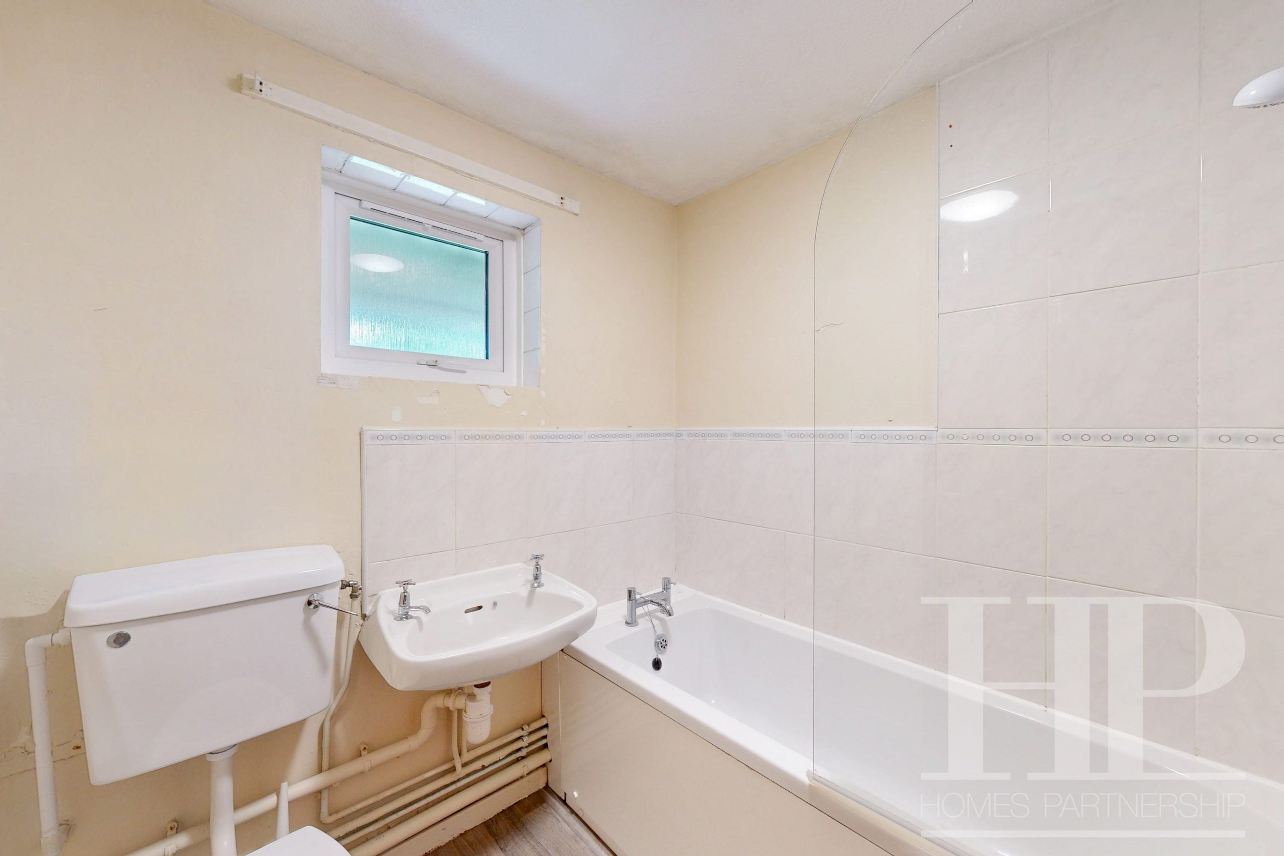Flat Dalewood Gardens in Crawley