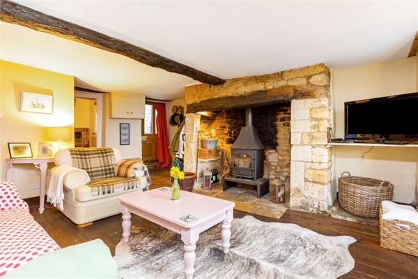 House Charlesway in Cotswold District