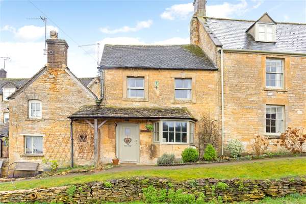 House Charlesway in Cotswold District