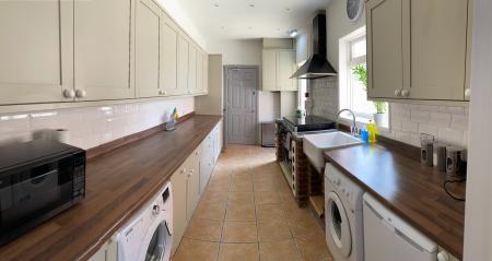 Room Heath End Road in Nuneaton and Bedworth