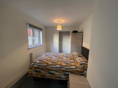 Room Heath End Road in Nuneaton and Bedworth