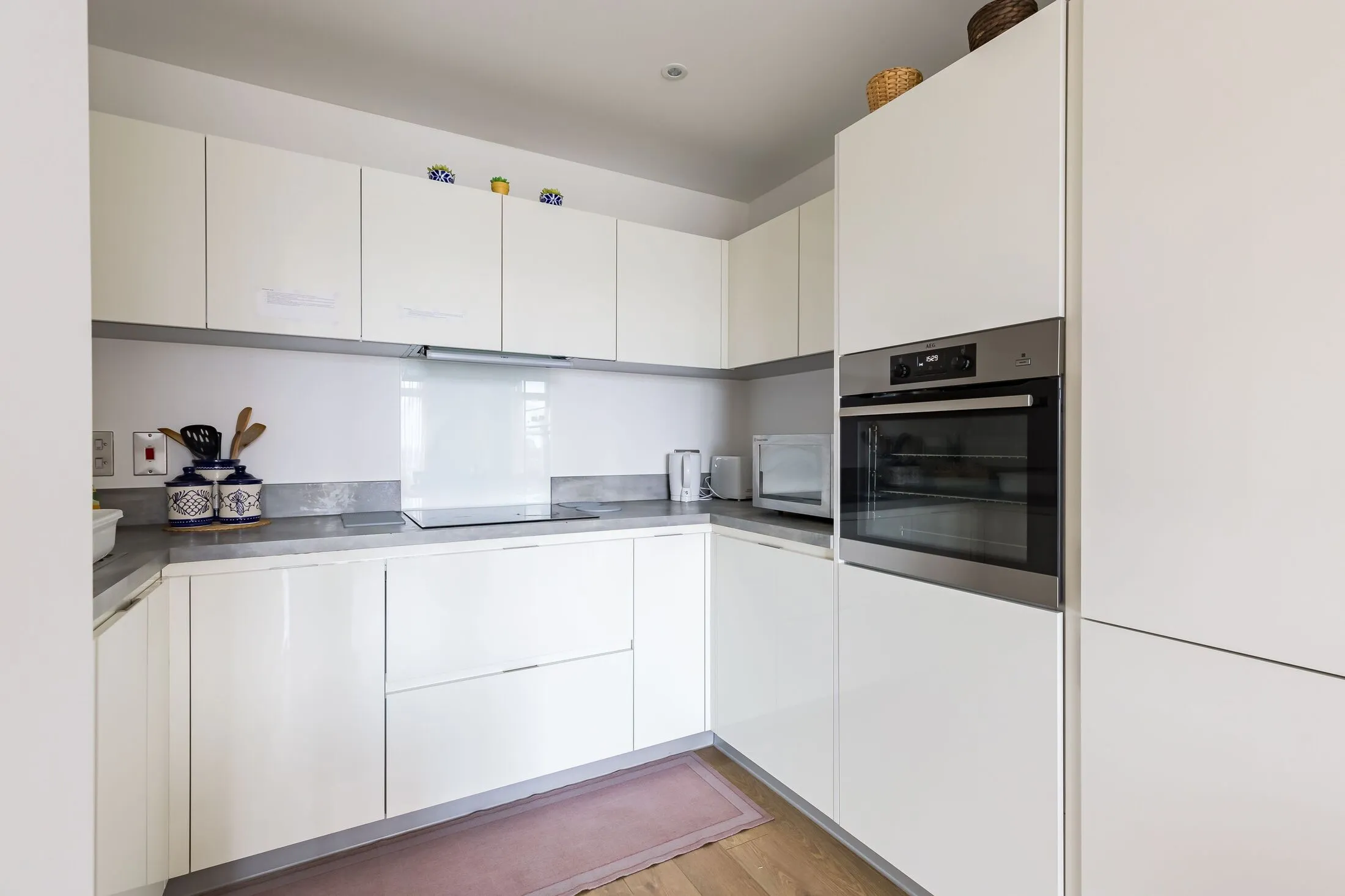 Flat Madeira Street in Greater London