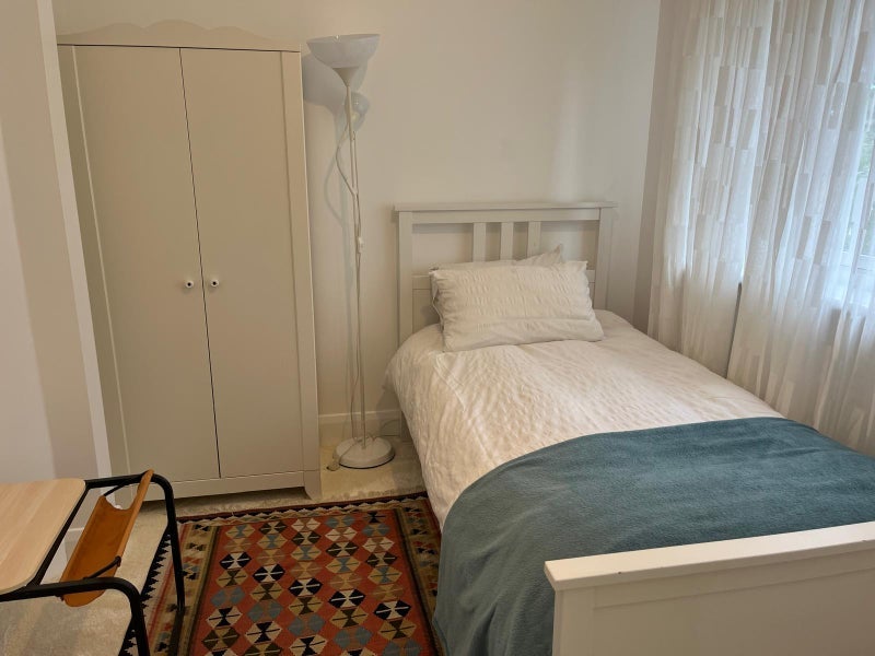 Room Ledway Drive in Greater London