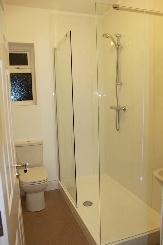 Room Raddlebarn Road in Birmingham