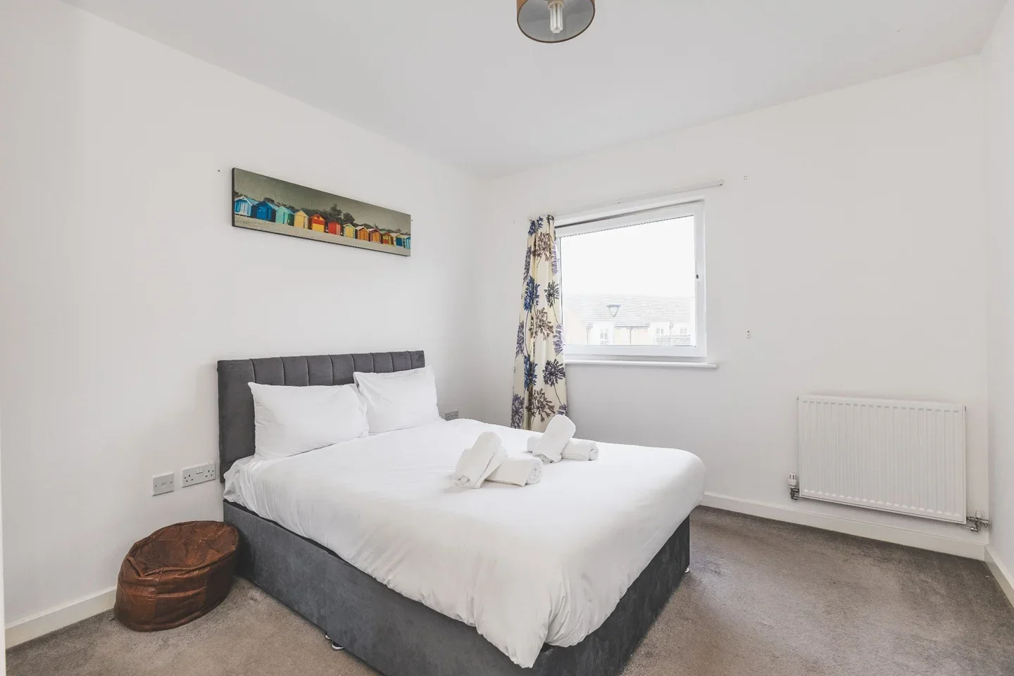 Flat Clovelly Court in Greater London