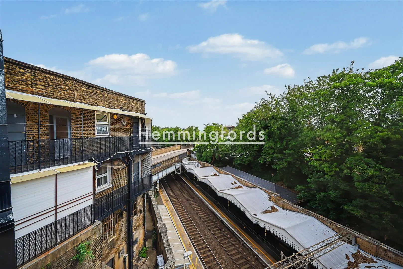 Flat Ickburgh Road in Greater London