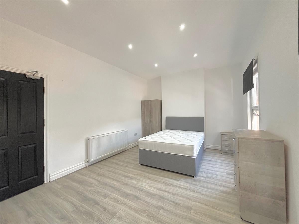 Room Duke Street in Bedford