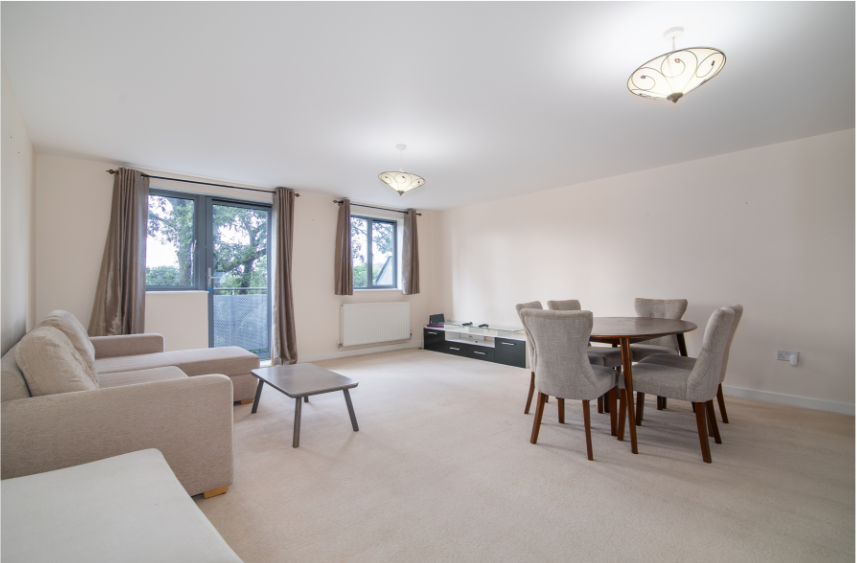 Flat Lapis Close in Greater London