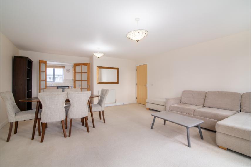 Flat Lapis Close in Greater London