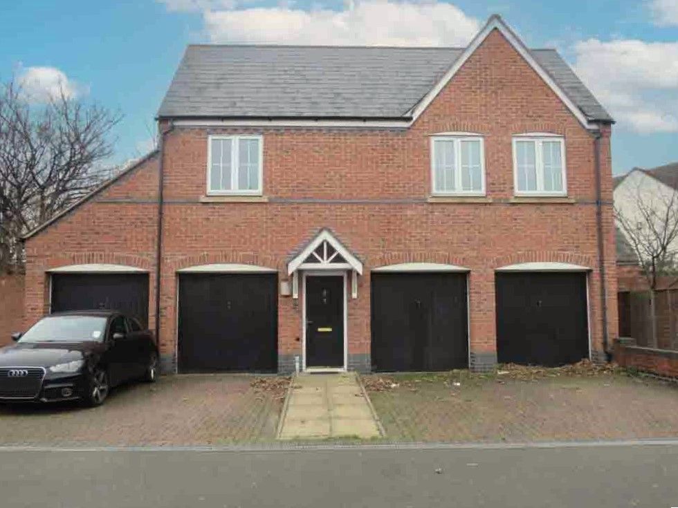 Flat London Drive in Willenhall
