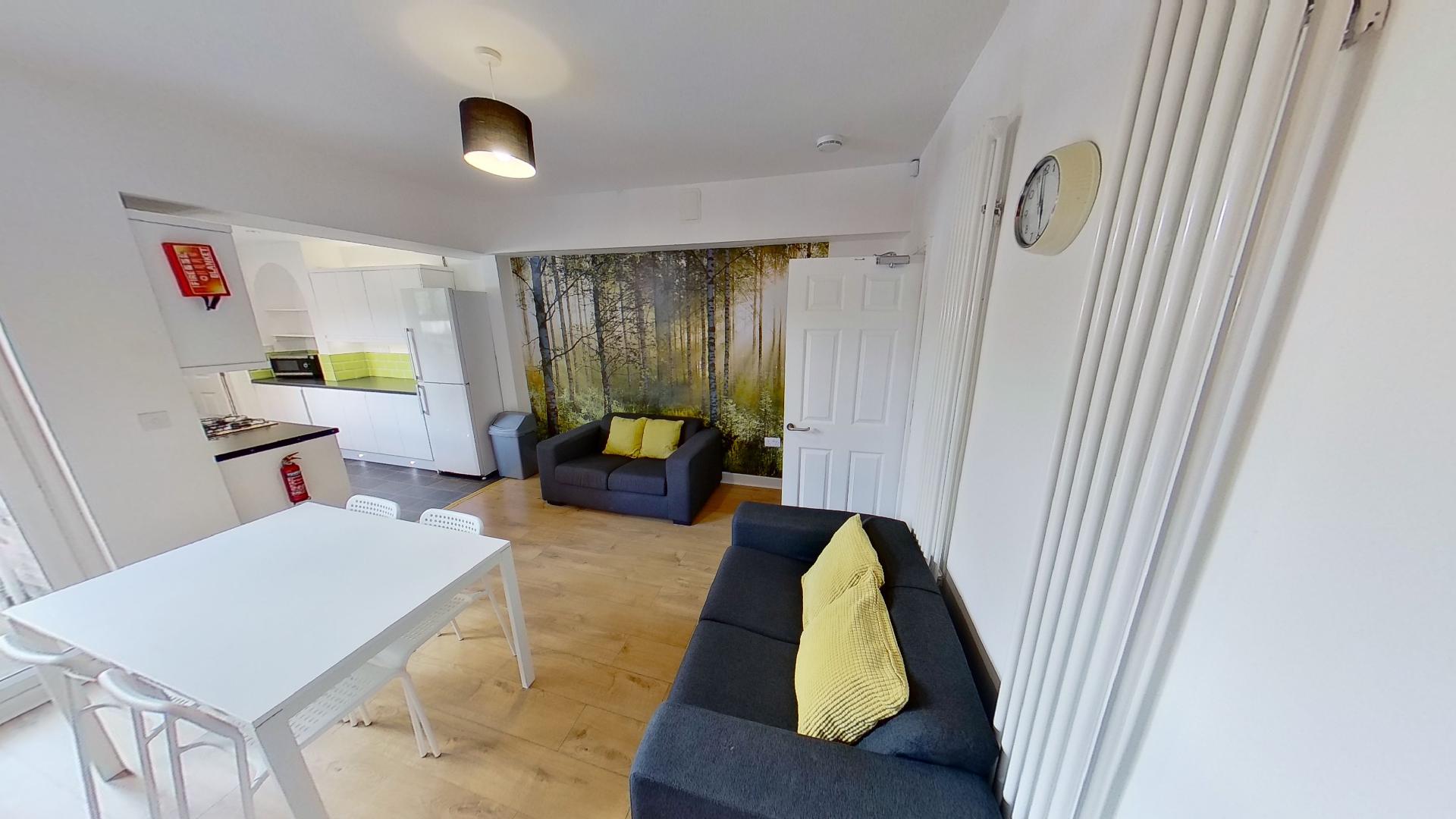Room Wilford Crescent East in Nottingham