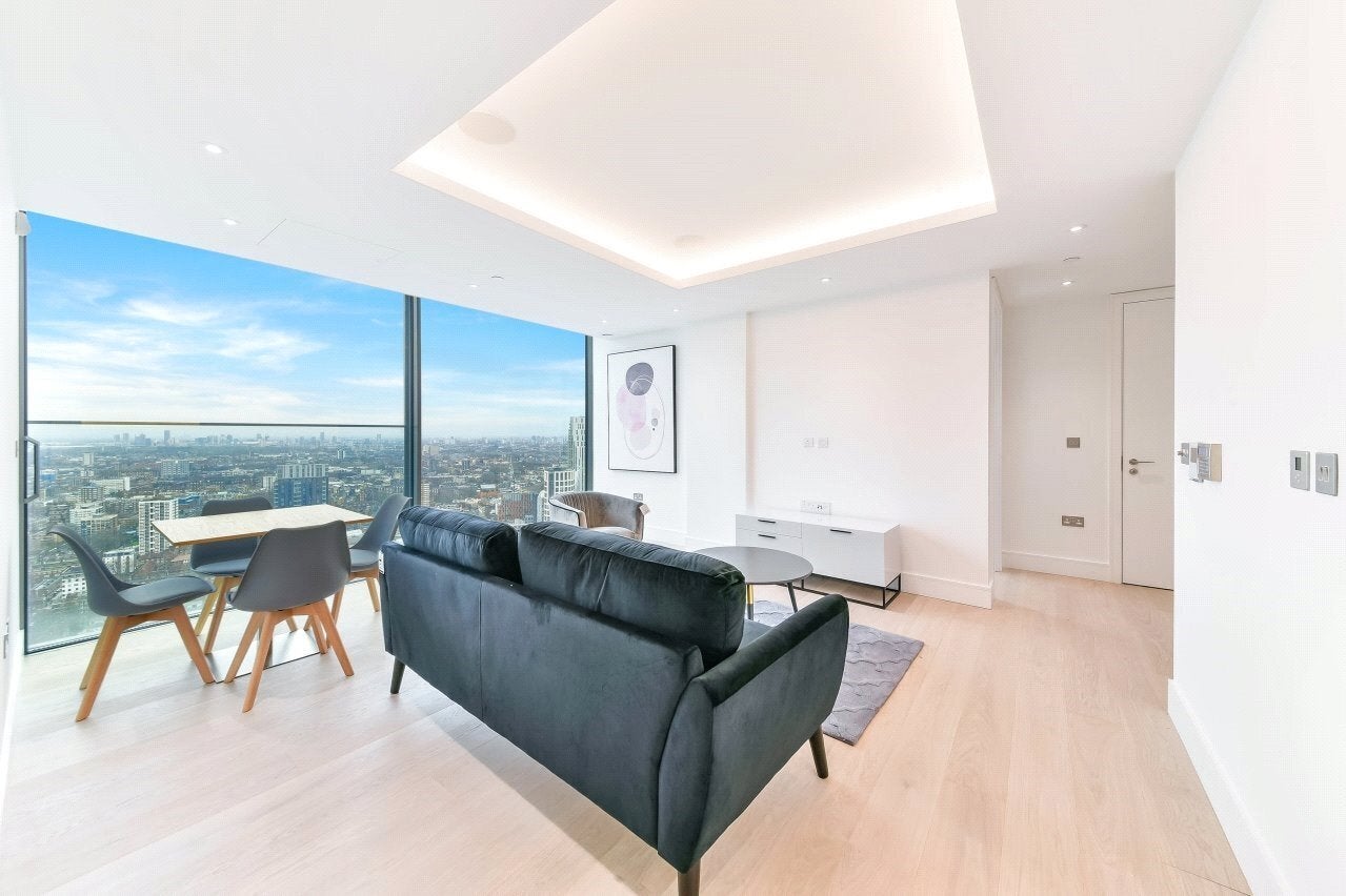 Flat Macclesfield Road in Greater London