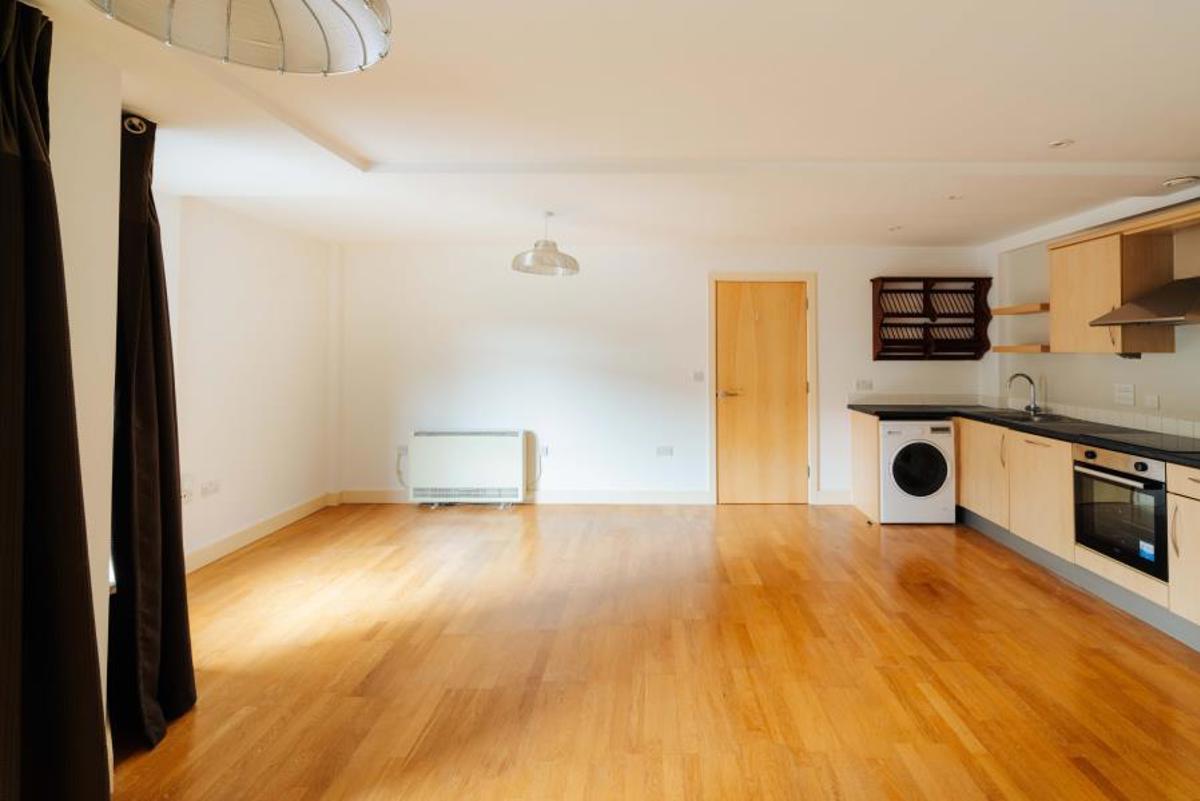 Flat Charles Street in Bristol