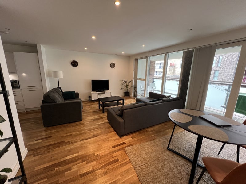 Flat Godfrey Place in Greater London