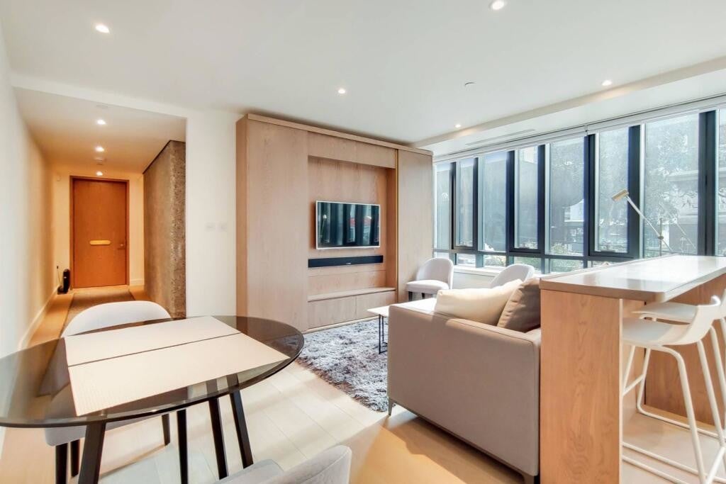 Flat Fann Street in London