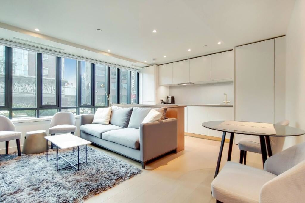 Flat Fann Street in London