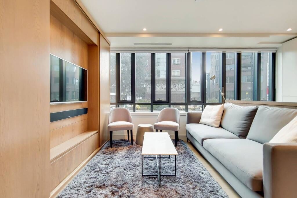 Flat Fann Street in London