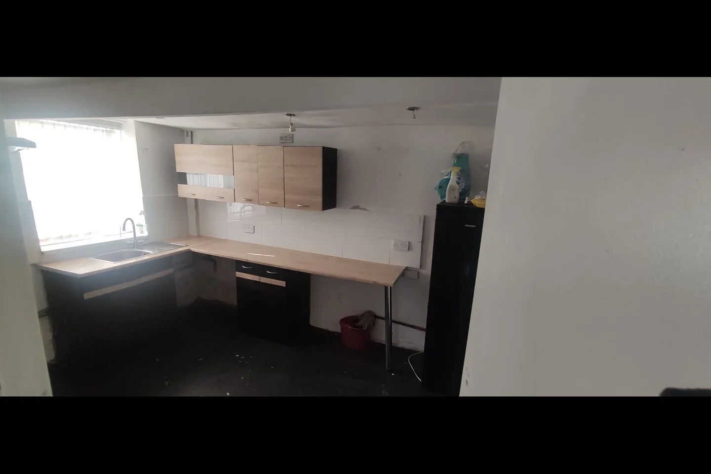 Room Silverhill Drive in Bradford