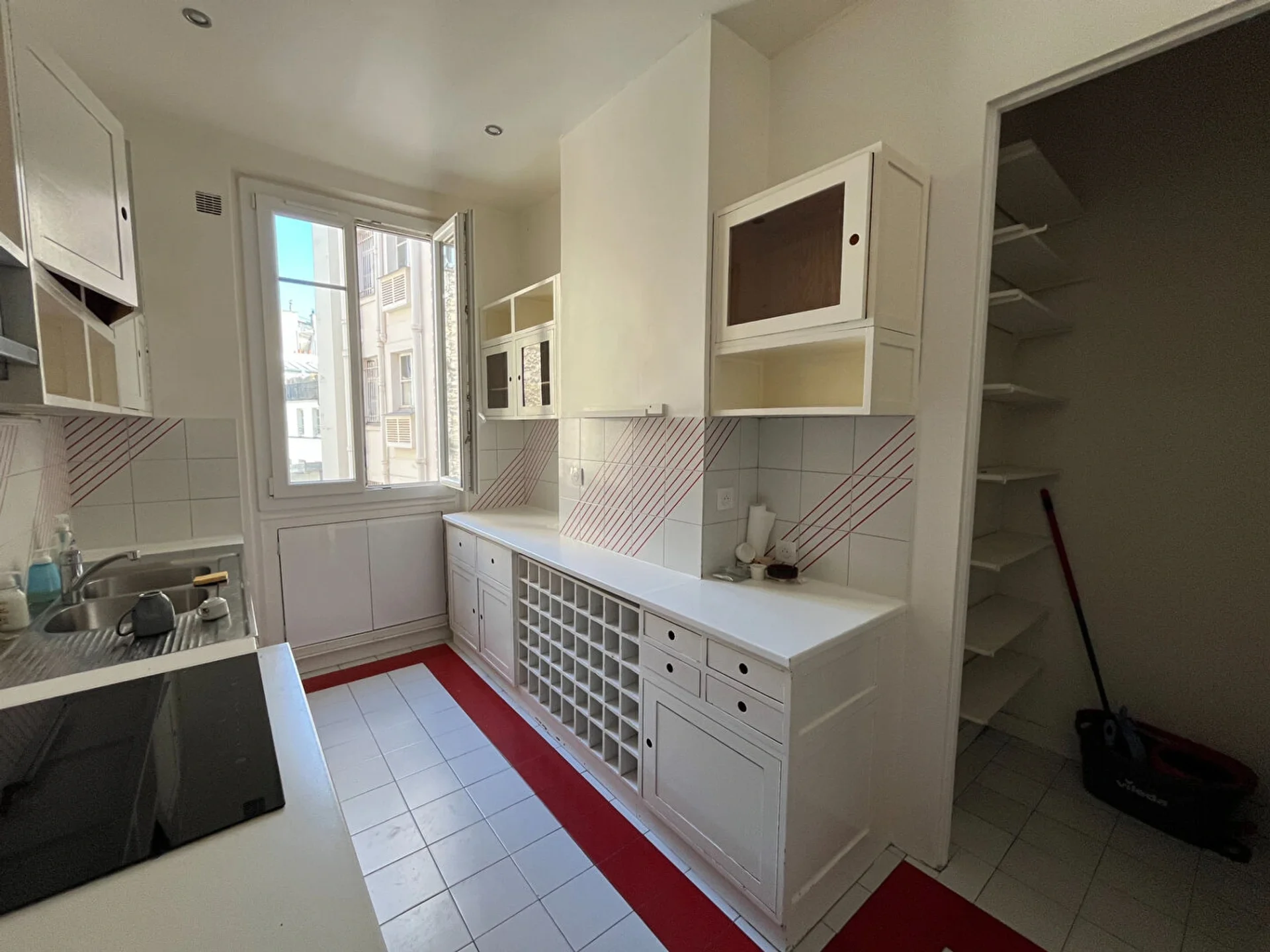 Flat Rue Vital in Paris