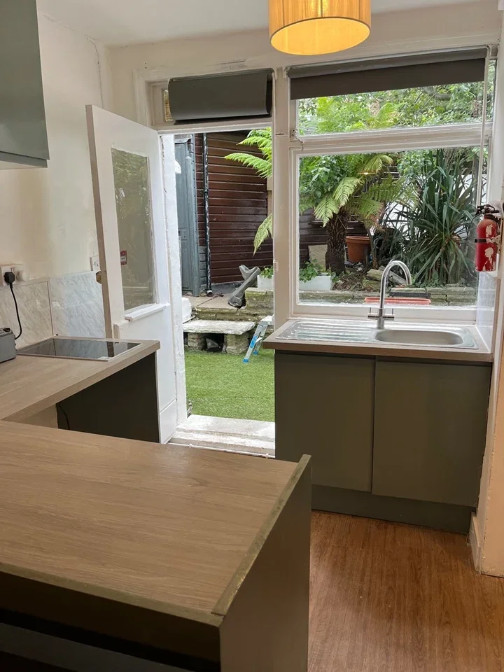 Room Offord Road in Greater London