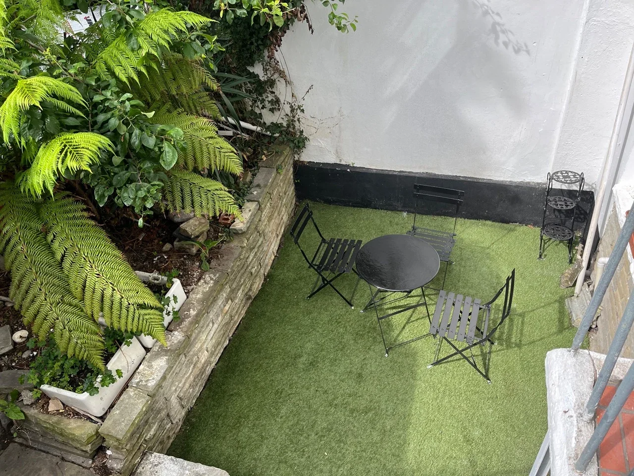 Room Offord Road in Greater London