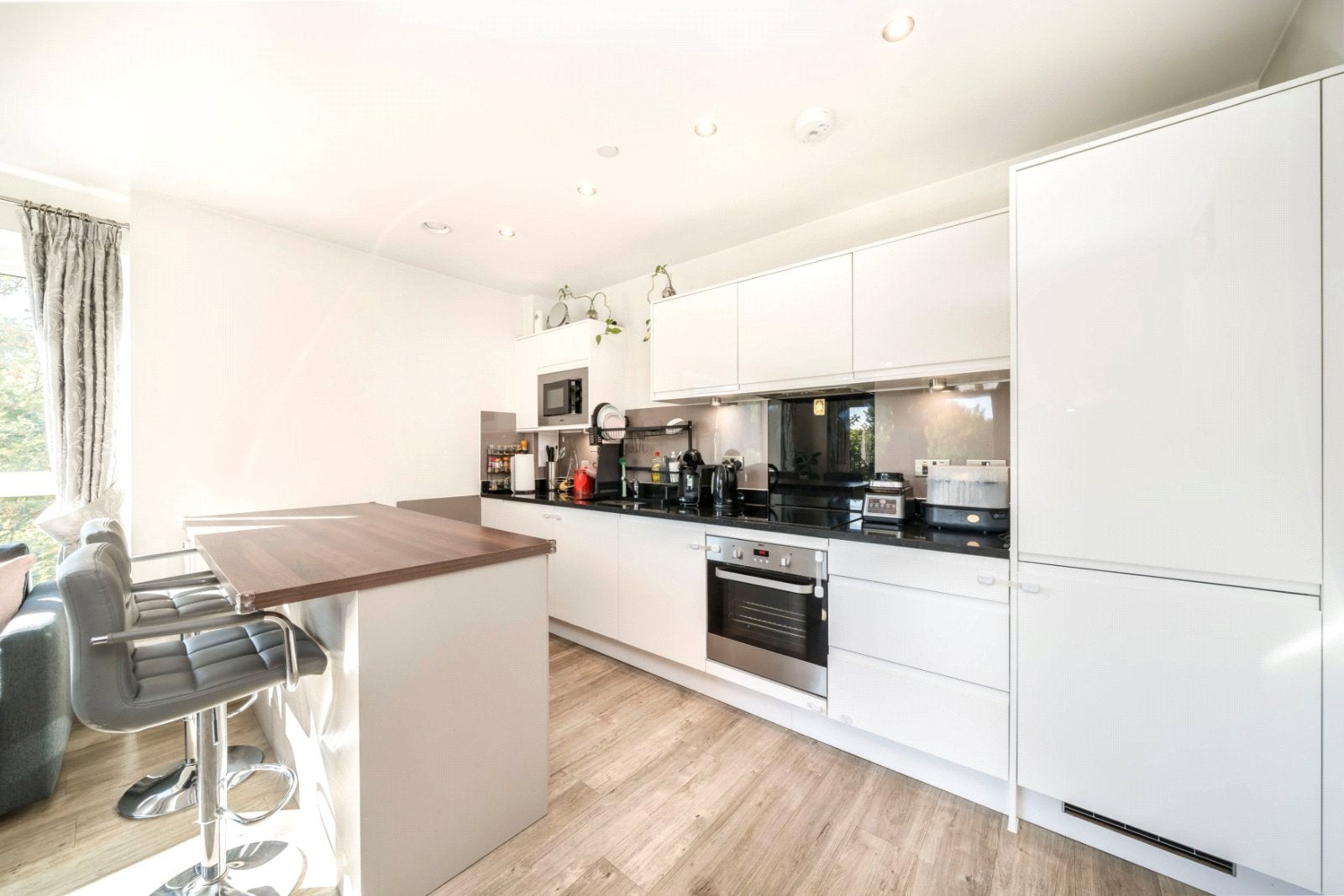 House Bowen Drive in Greater London