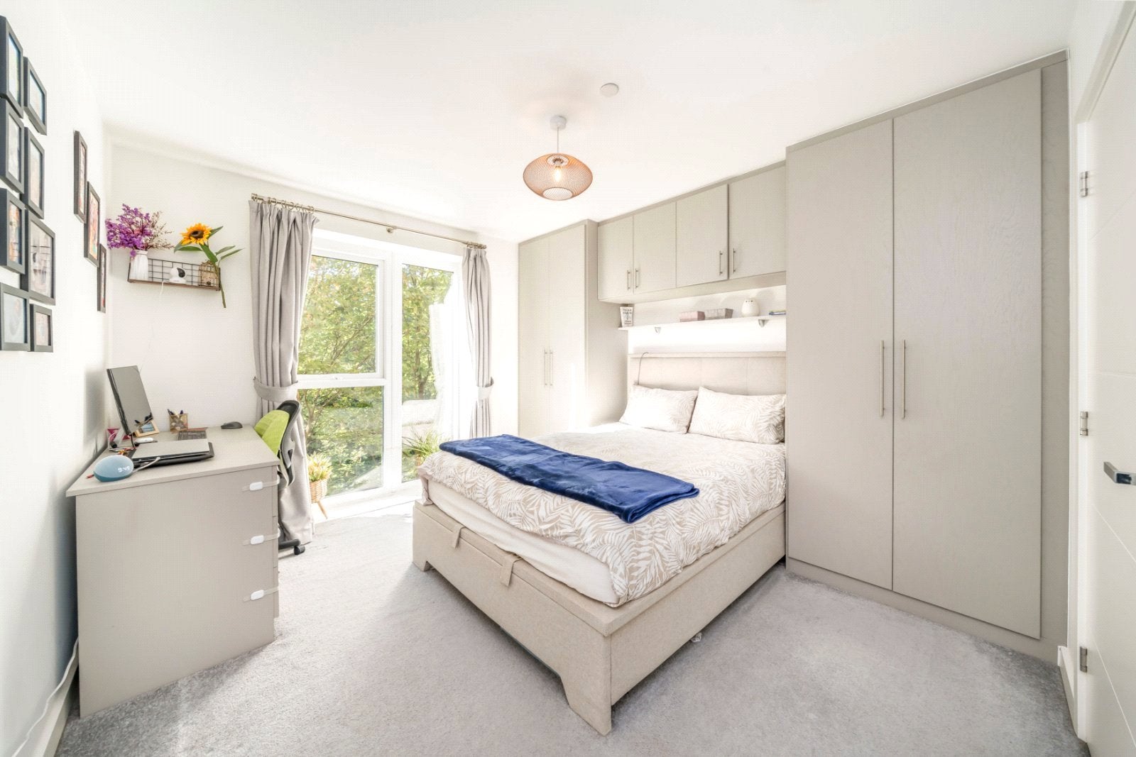 House Bowen Drive in Greater London
