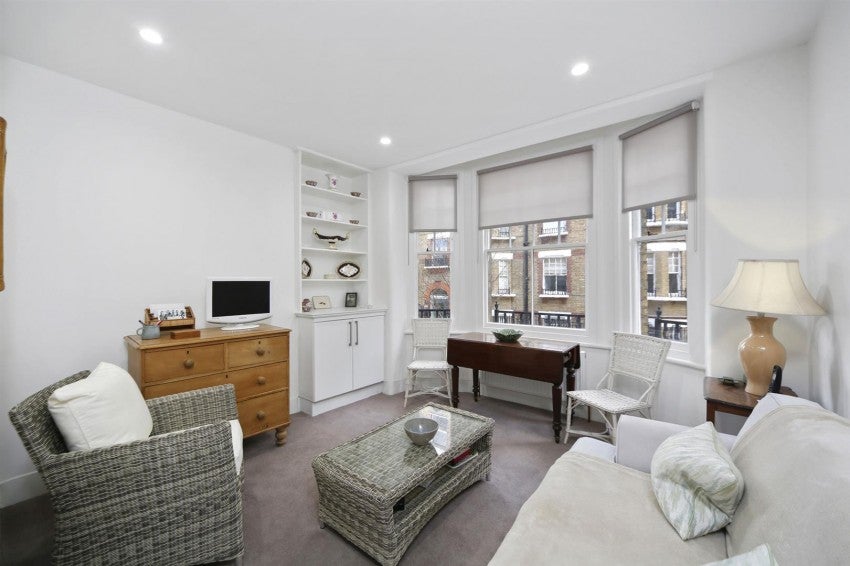 Flat Draycott Avenue in Greater London