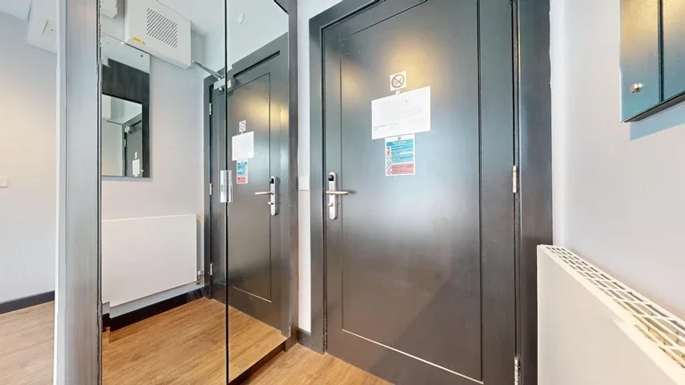 Flat Crossharbour Plaza in Greater London
