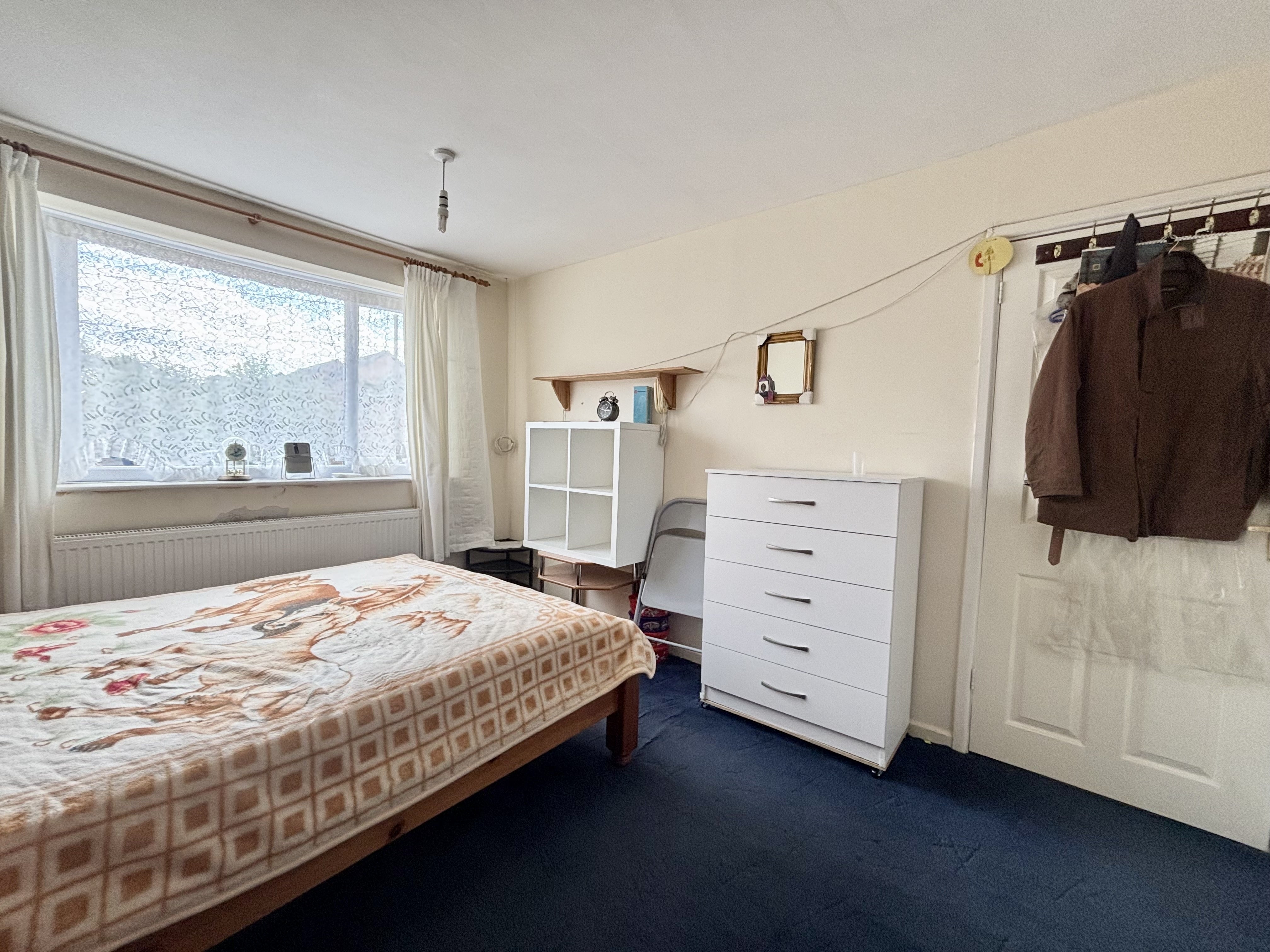 Room Heathside Drive in Birmingham