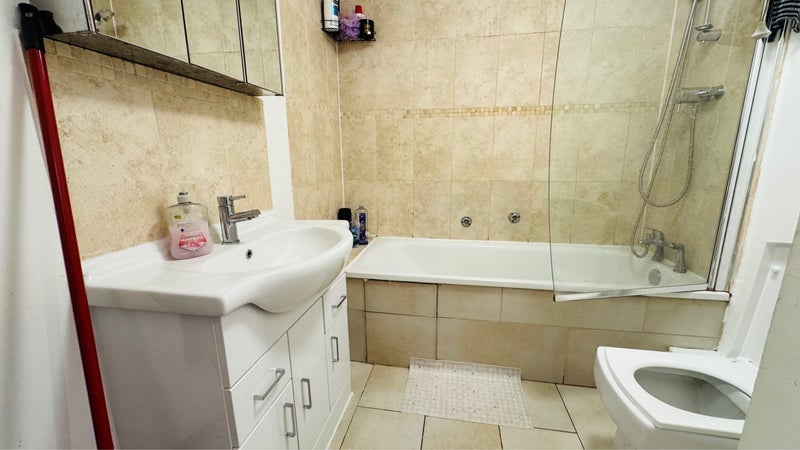 Room Francis Chichester Way in Greater London