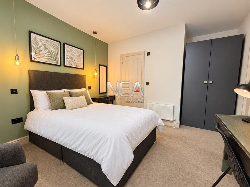 Room Caversham Road in Reading