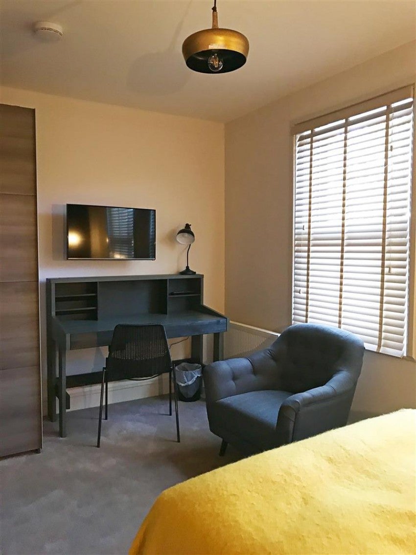 Room Caversham Road in Reading
