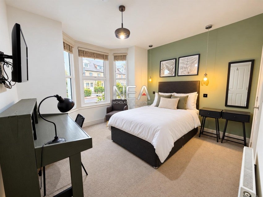 Room Caversham Road in Reading