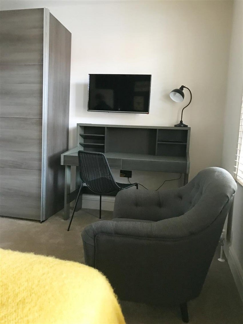 Room Caversham Road in Reading