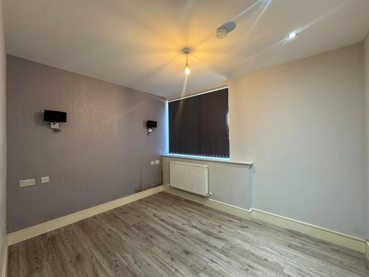 Flat Henry Road in Greater London