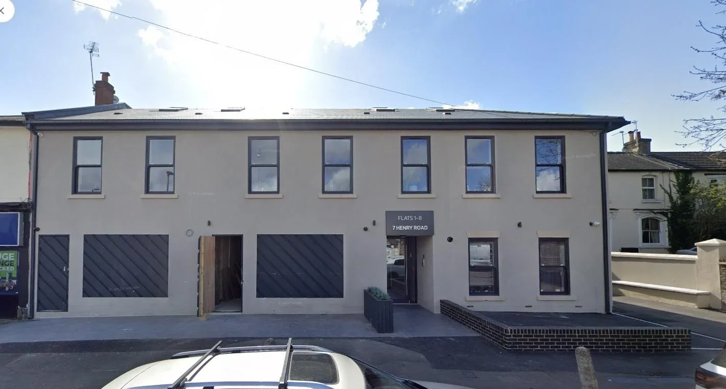 Flat Henry Road in Greater London