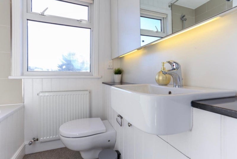 Room Brunswick Road in Greater London