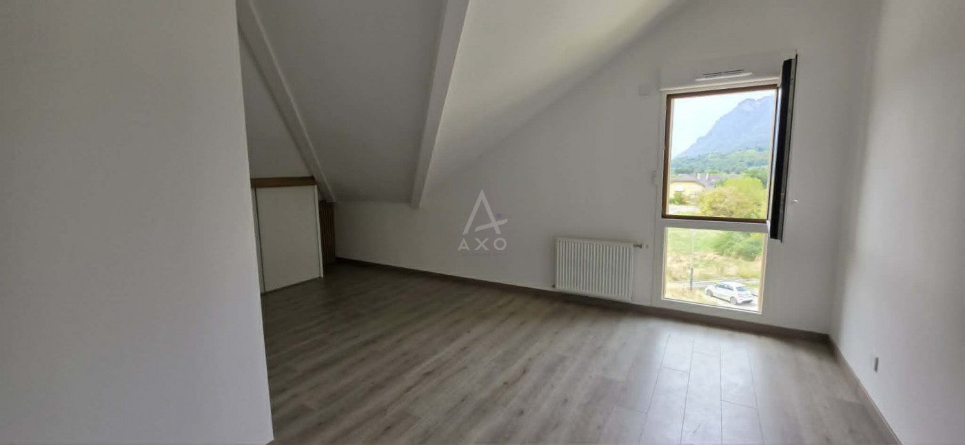Appartement Place de la Mairie à Gilly-sur-Isère