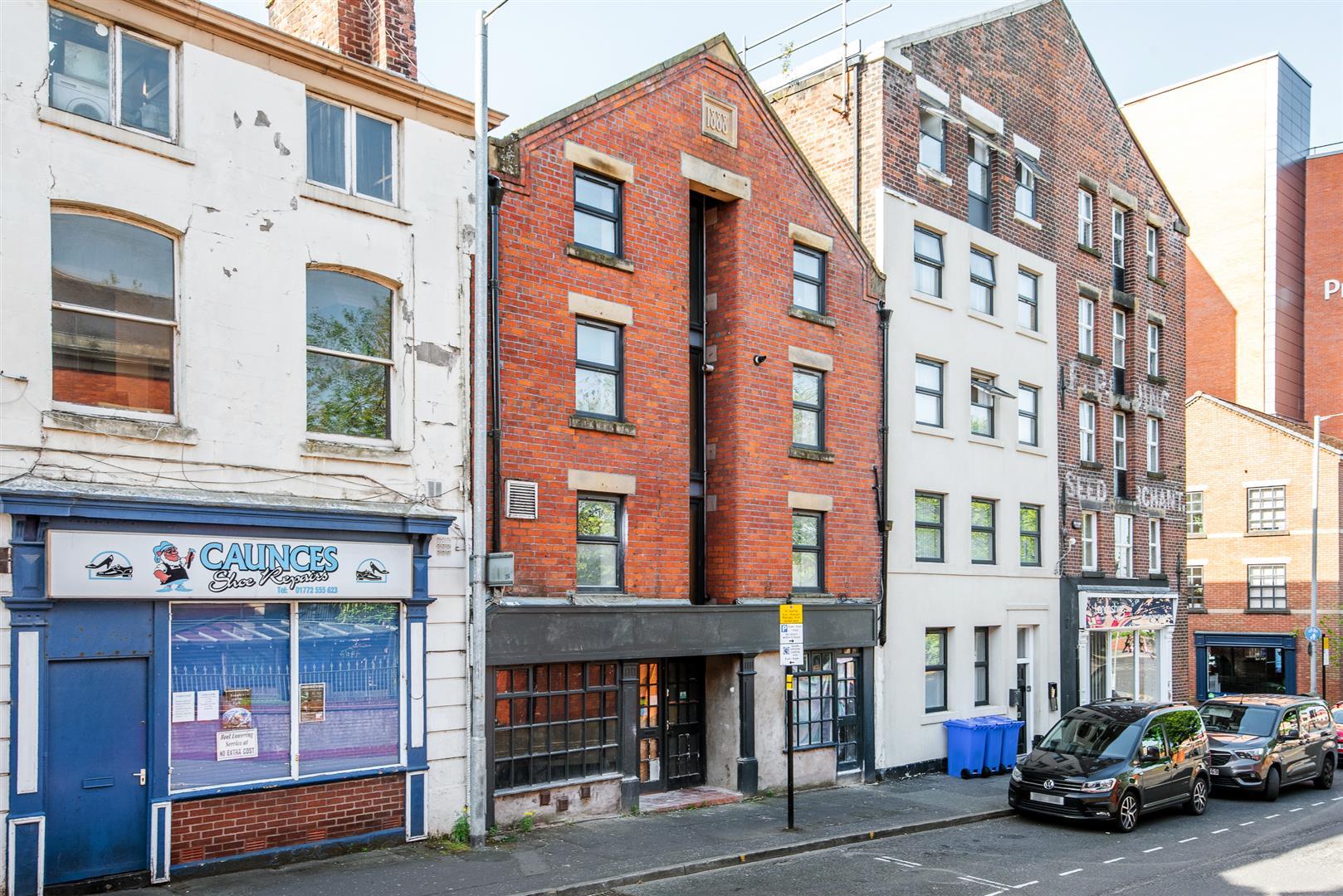 Flat Fleet Street in Preston