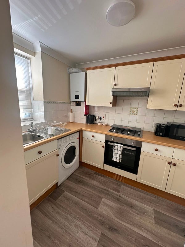 Flat Westby Road in Bournemouth