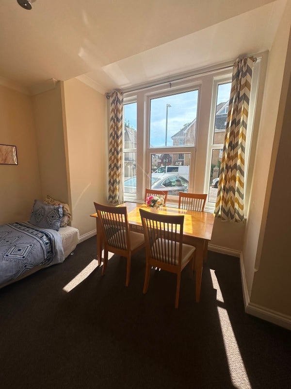 Flat Westby Road in Bournemouth