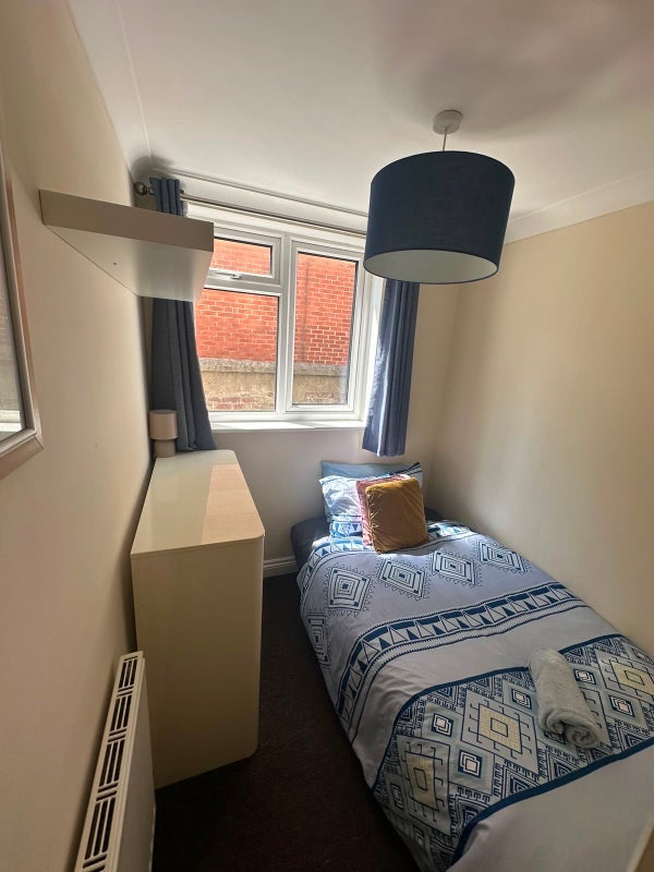 Flat Westby Road in Bournemouth