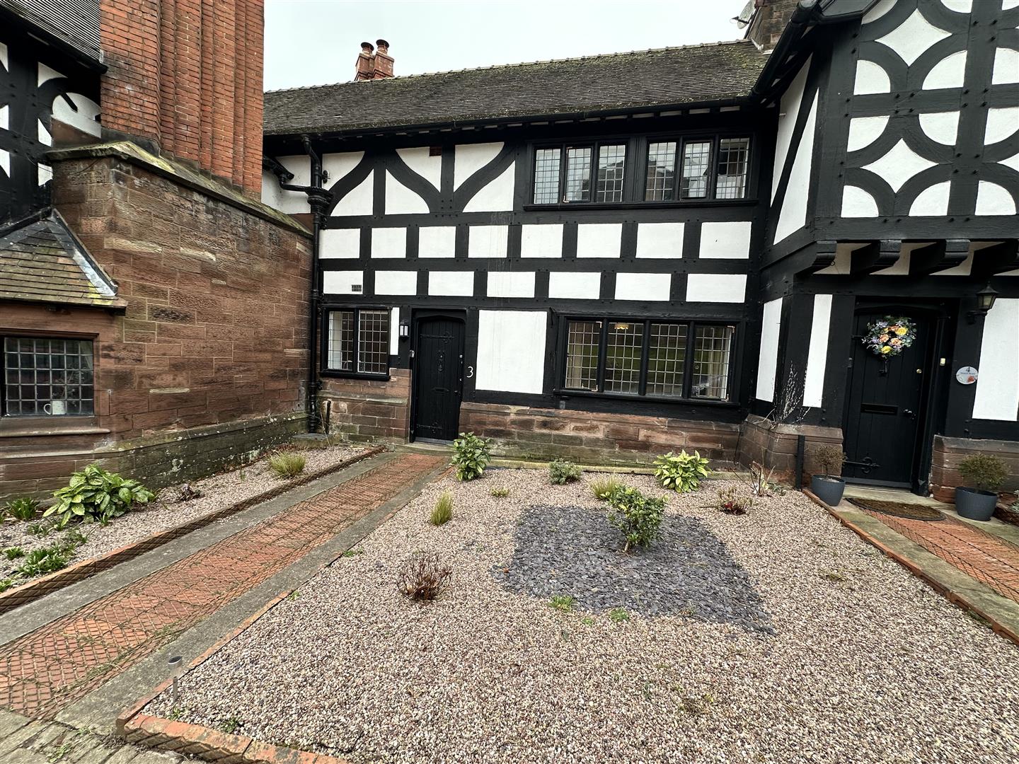 House Manor Road in Thornton Hough