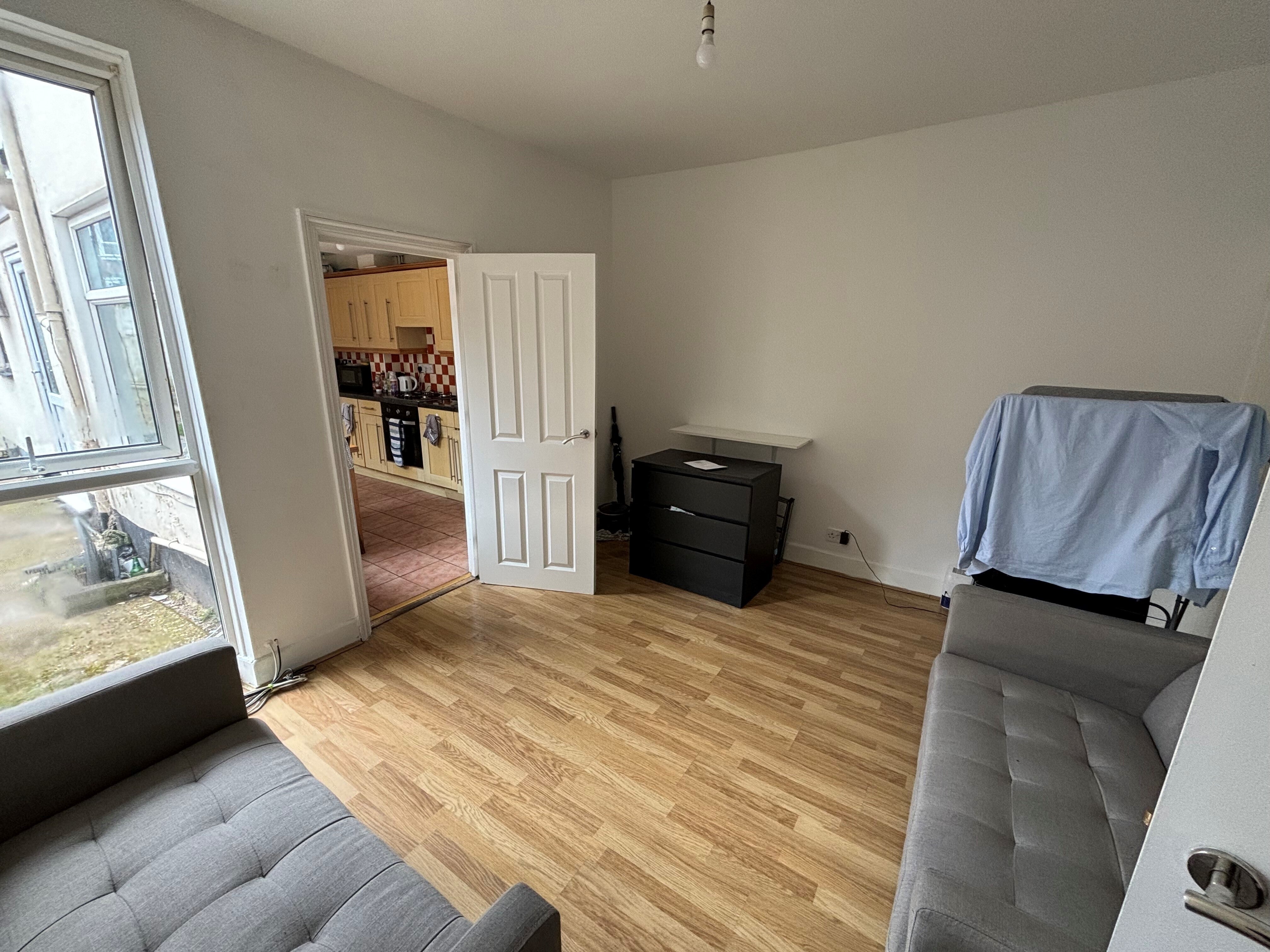 Flat Ancasta Road in Southampton