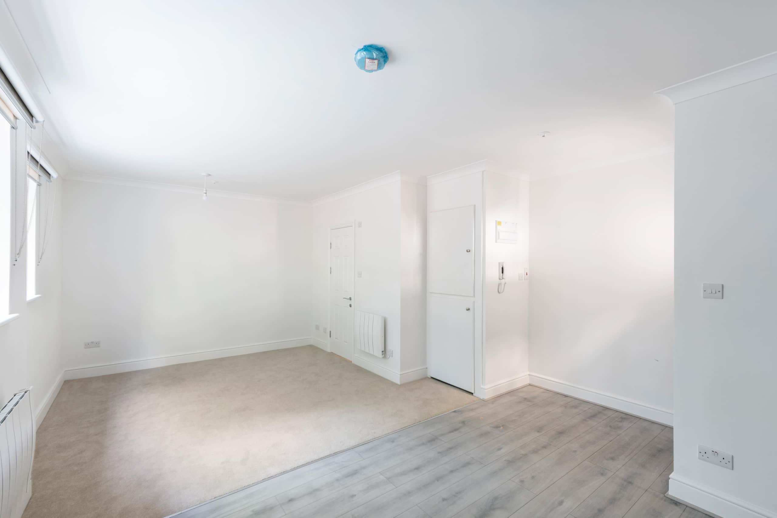 Flat Kingston Road in Greater London