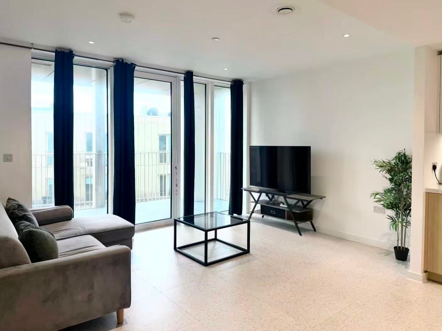 Flat Cendal Crescent in Greater London